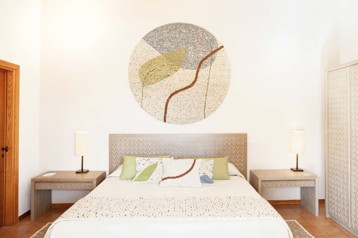 La Sardegna più magica? Anche ad ottobre, tra le spiagge segrete di Chia e mirto in fiore